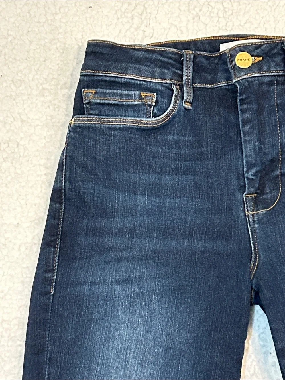 Frame Le One Skinny Jeans in Kodak size 1 (Juniors)